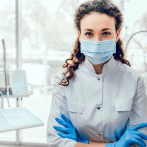 plus de femmes chirurgiens dentistes, jeunes et salariées