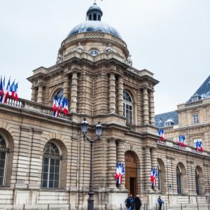 Taxe Lapin Explosive: Sénat adopte PLFSS 2024 avec Tarifs Modulés plfss 2024 senat taxe lapin