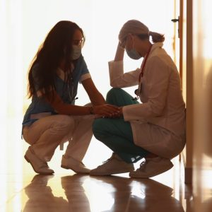 Choc: Les violences inimaginables envers les pros de santé - 2c9c5a3a4895620ac5a3a489524ac5v