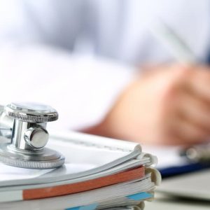 ALERTE: L'Ordre des médecins exige une législation sur la financiarisation financiarisation sante ordre medecins