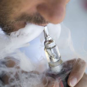 Vapotage: Risque majeur d'insuffisance cardiaque révélé! Protégez votre cœur! vapotage insuffisance cardiaque