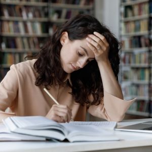 Urgent: Étudiants en santé exigent une révision RADICALE de la etudiants sante reforme pass las