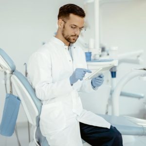 Choc en 2024 : Doctolib révèle une baisse drastique des Les « lapins » en baisse dans les cabinets dentaires en 2024 selon Doctolib