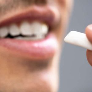 Sculpter sa mâchoire avec des gommes dures: TikTok révèle une Des gommes dures pour sculpter la mâchoire : la nouvelle tendance TikTok préoccupante
