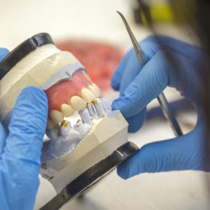 URGENT: Denturiste illégal? Ministère de la Santé révèle la vérité La formation de denturiste déclarée illégale par le ministère de la Santé